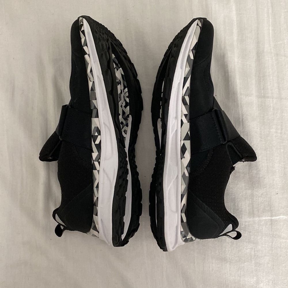 New without tags. TIEM spins shoes. Black size 8